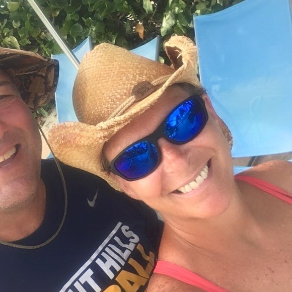 Meet your Posher, Kelly - Picture 2 of 2